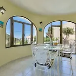 Villa Guzman - Antonio